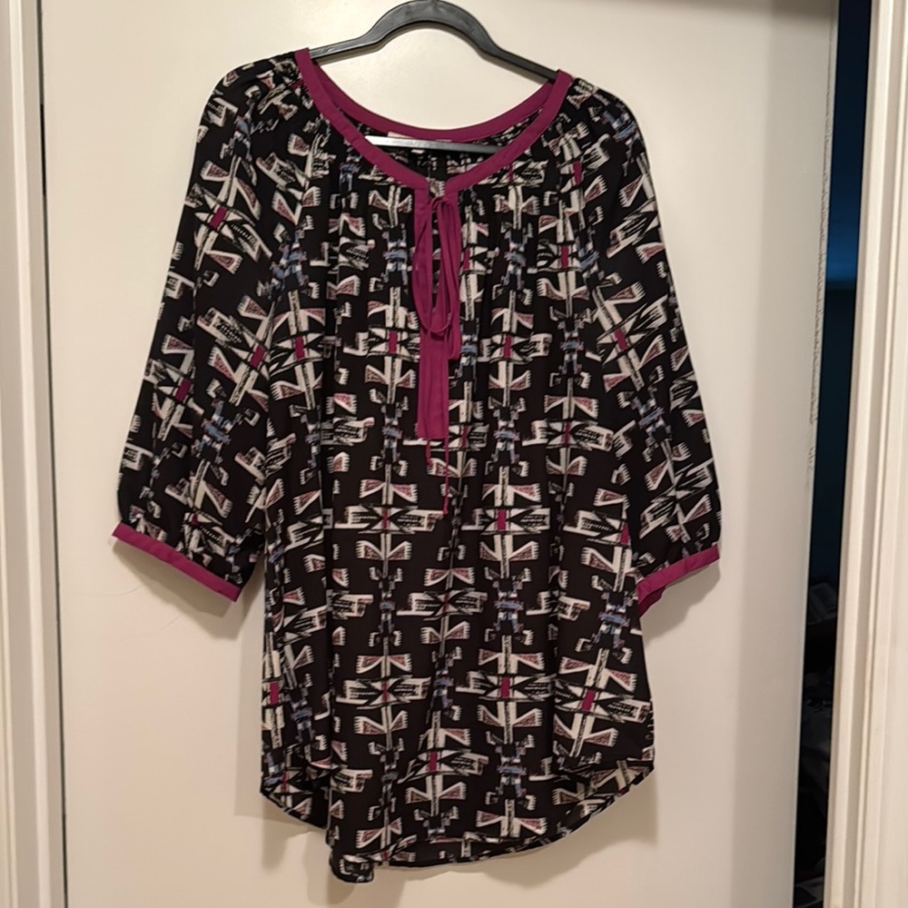 Daniel Rainn Black and White 3/4 Sleeve Blouse